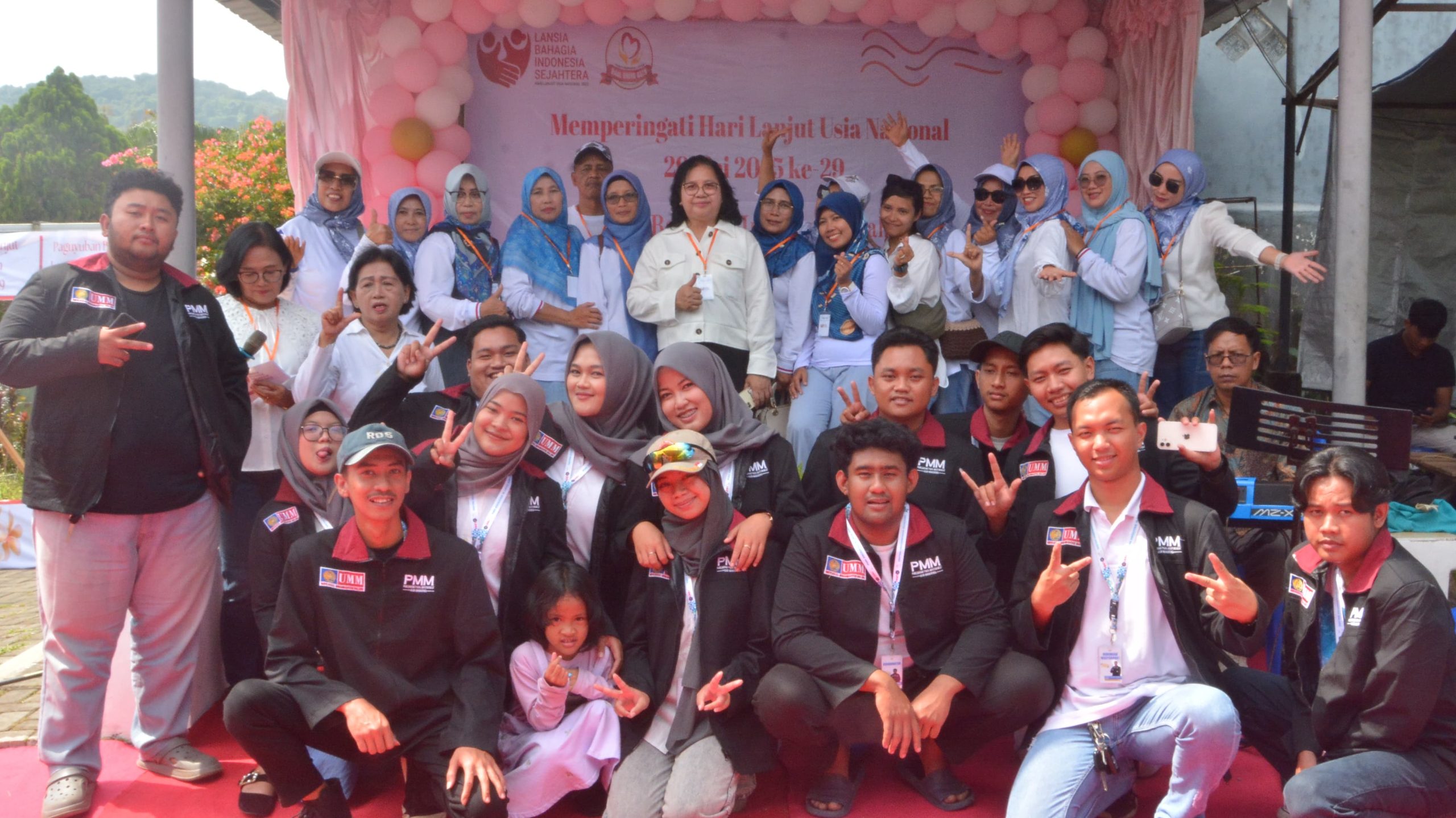 Mahasiswa UMM Gelar Peringatan Hari Lansia Nasional di RAAL Griya Asih, Lawang
