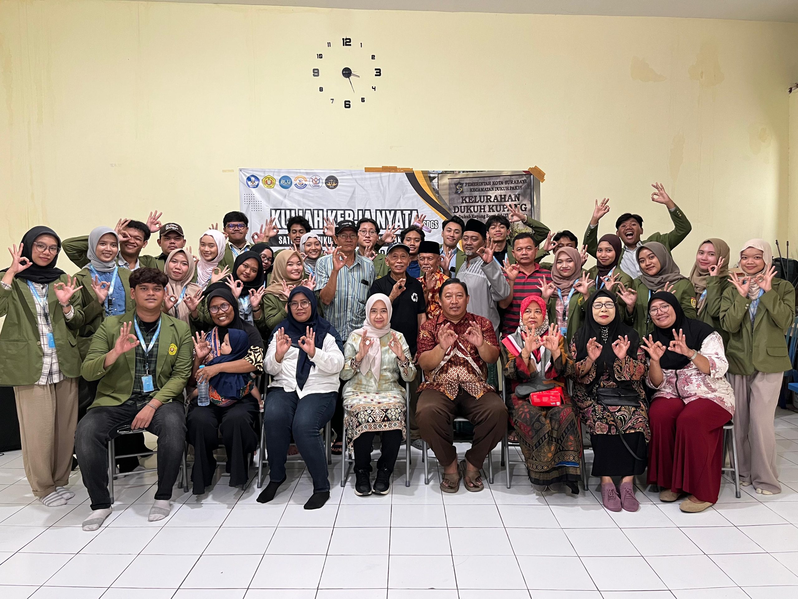 KKN Kelompok 06 UPN “Veteran” Jawa Timur Resmi Dibuka di RW 01 Kelurahan Dukuh Kupang, Surabaya