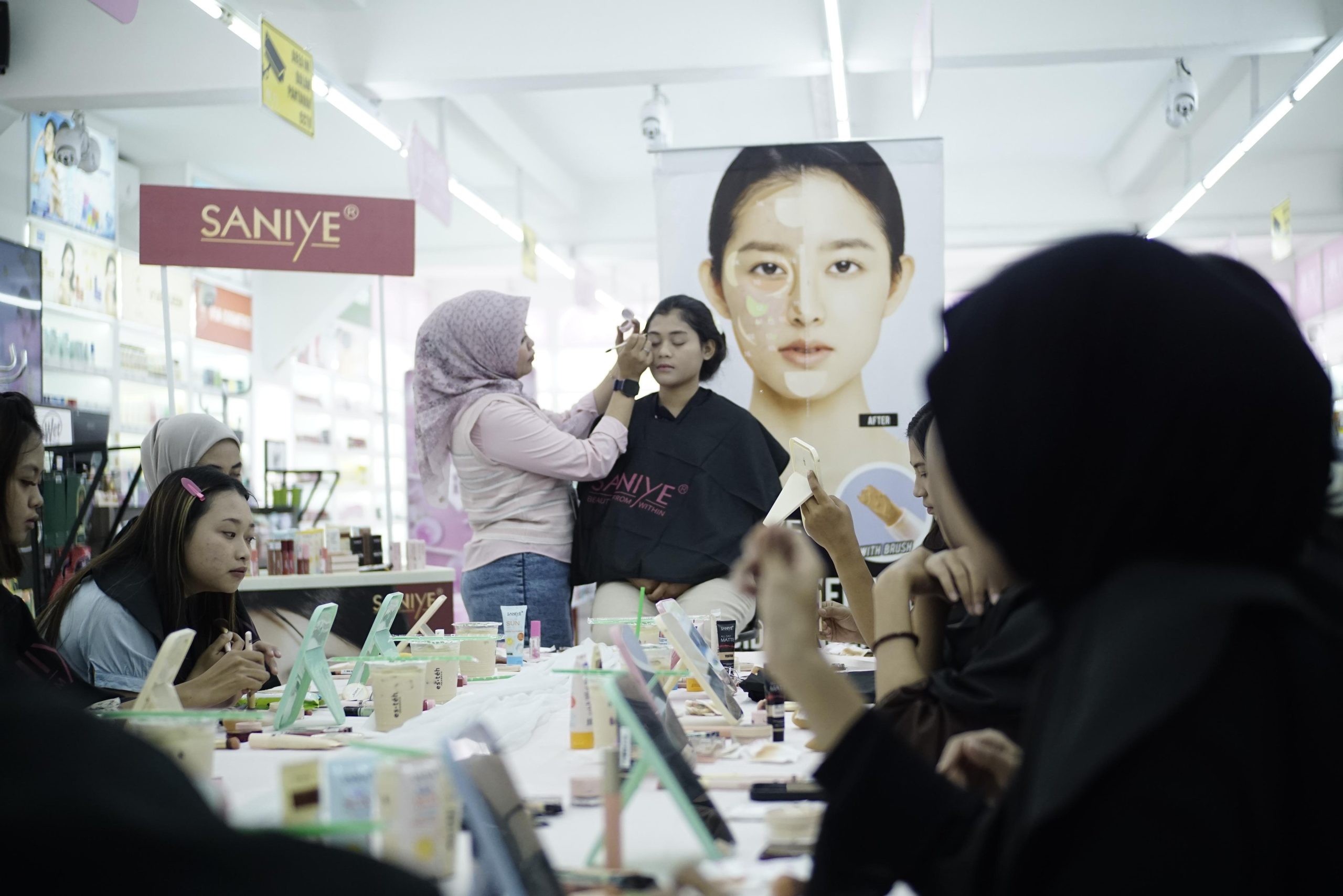 Beauty Class Saniye Jadi Magnet di Road to Olivfest