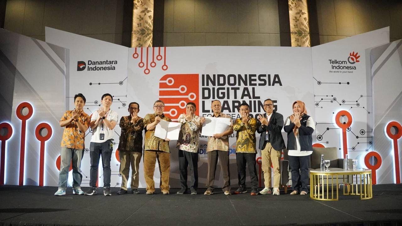 Tiga Sekolah di Garut Gandeng Telkom untuk Digitalisasi Pendidikan Lewat IDL 2025