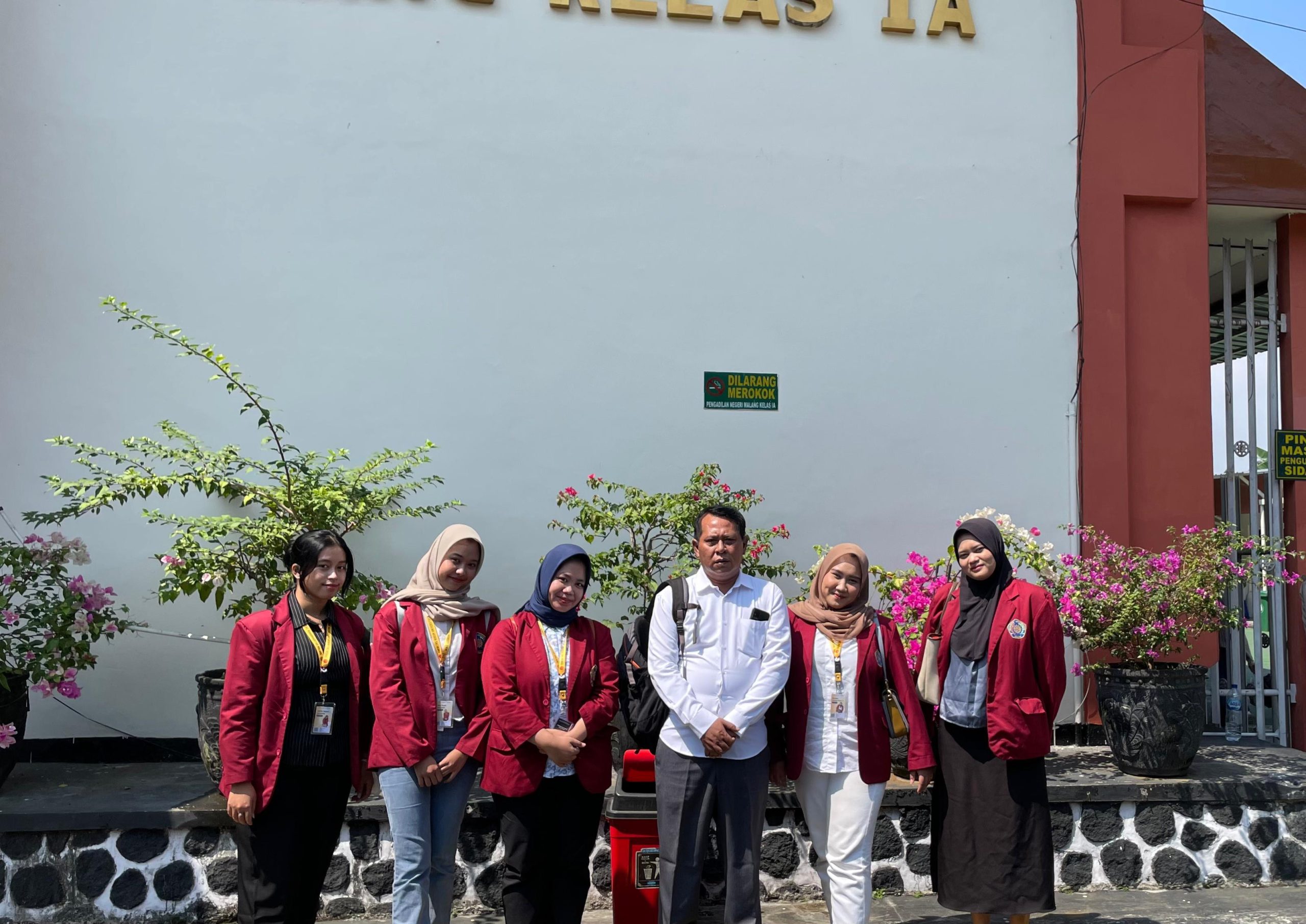 Belajar Hukum dari Lapangan: Mahasiswa Magang UMM Hadiri Sidang PMH di PN Malang