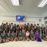 Tim PKM S1 Manajemen FEB Unesa saat melaksanakan pelatihan kewirausahaan sosial di Thai Global Business Administration Technological College.