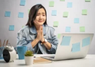 Apa Itu Late Reply? Arti, Penyebab, dan Cara Menghadapinya dengan Profesional