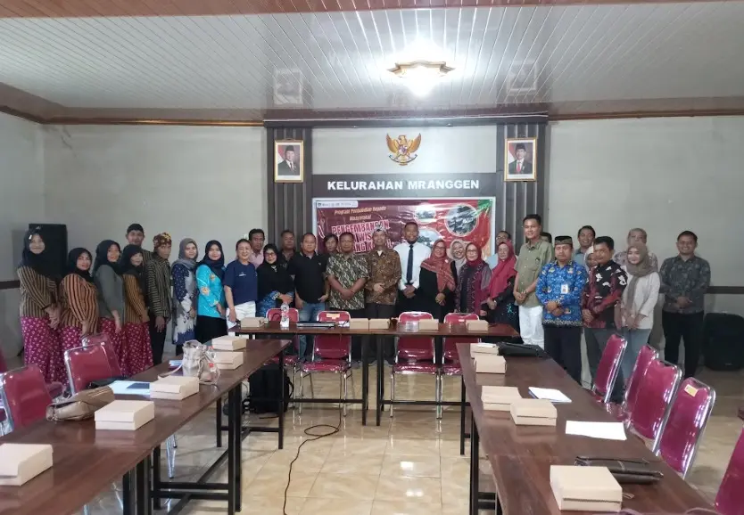 Tim LPPM UNESA menyelesaikan program PKM tentang pengembangan dan strategi place branding berkelanjutan di Desa Wisata Sendang Kamal, Magetan.