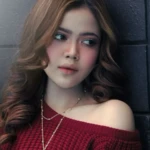 Agnes Arabella adalah penyanyi pop asal Jakarta