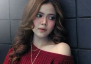 Agnes Arabella adalah penyanyi pop asal Jakarta